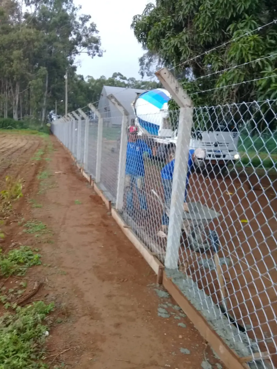 Construção de alambrado - foto 3