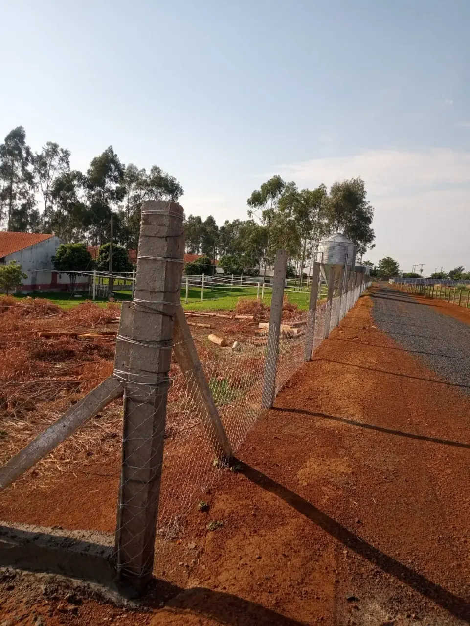 Construção de alambrado - foto 13