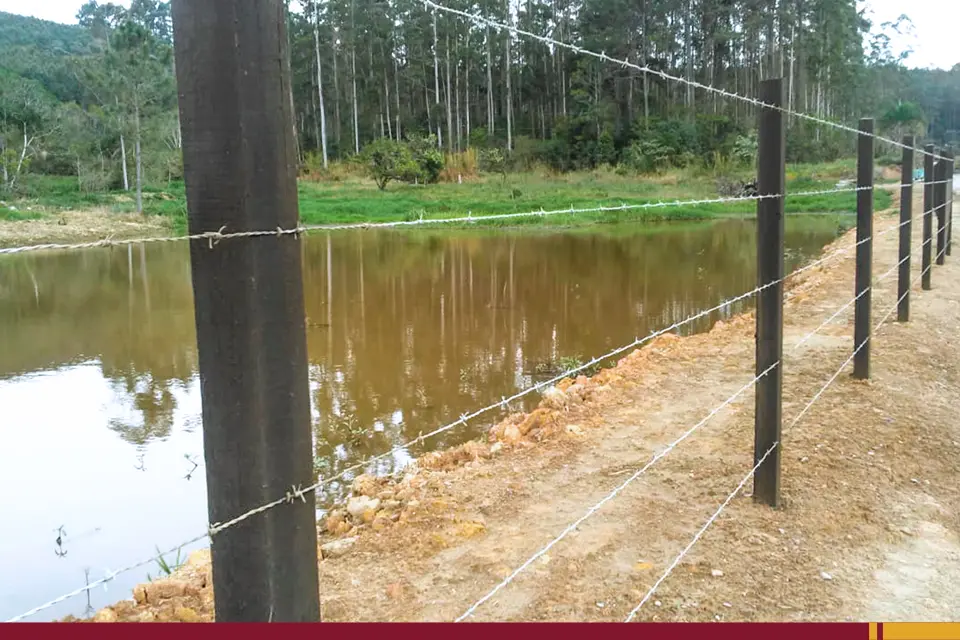 Construção de cerca de arame farpado - foto 2